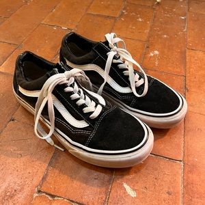 Women’s 7.5 Old Skool Vans